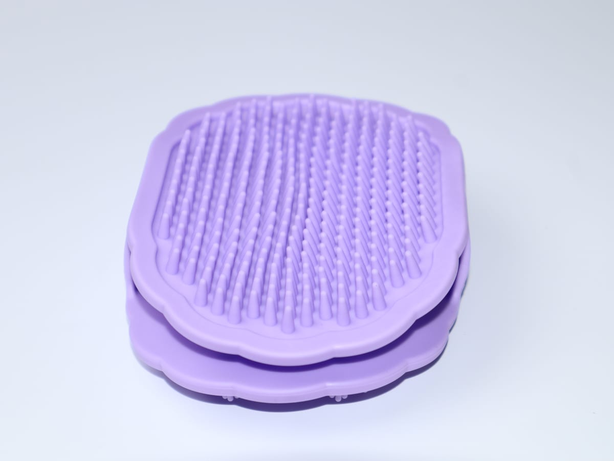 Silicone Pet Grooming Brush - Massage & Deshed